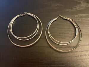 Vintage Silver Tone RUNWAY Triple Hoop Earrings Lightweight